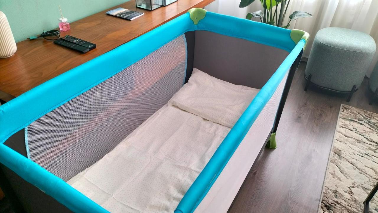 King Bed 4 People Near Basel, Switzerland, Weil Am Rhein, Loerrach, Germ'Any, Near Airport Apartment Saint-Louis  Exterior photo
